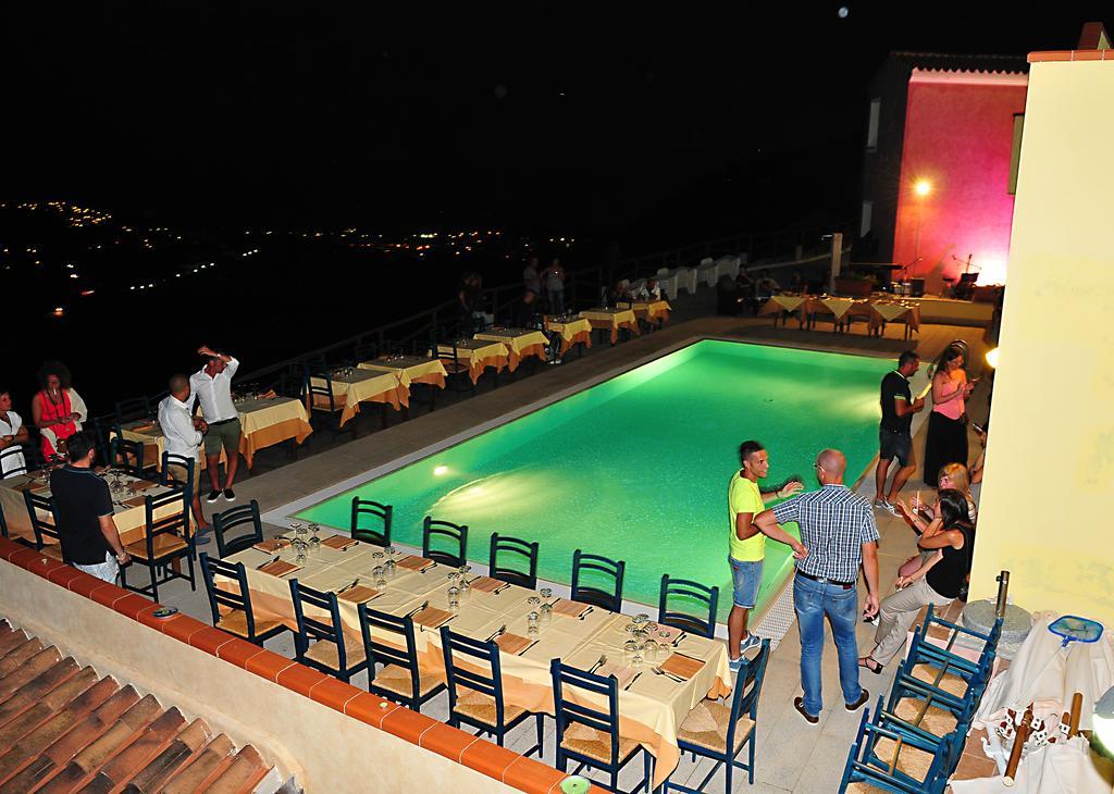 Hotel Castello Budoni Buitenkant foto