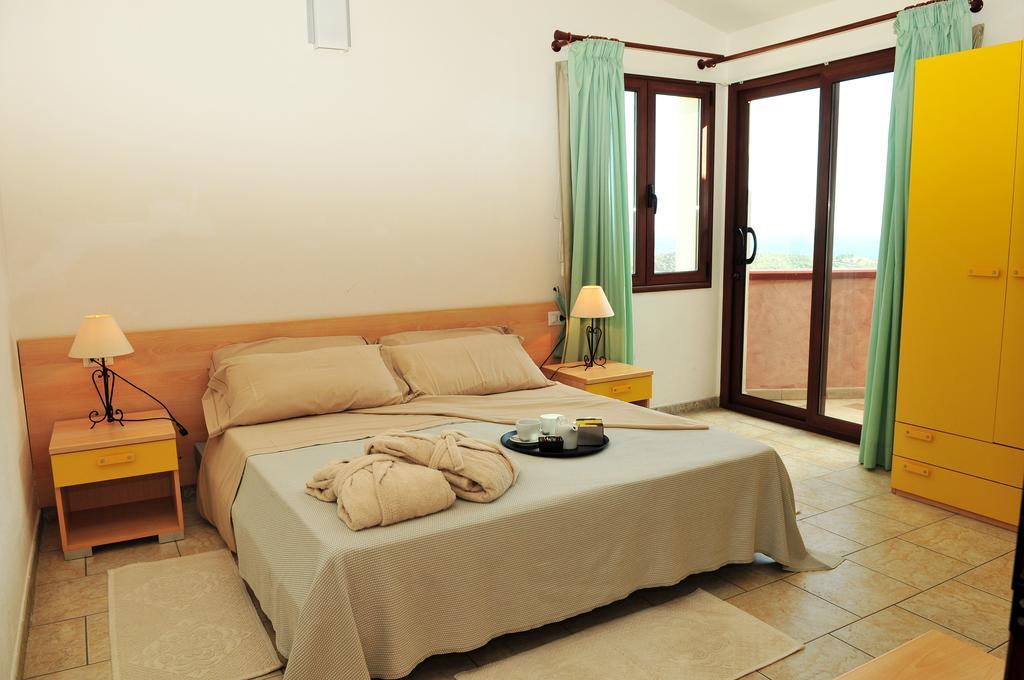 Hotel Castello Budoni Buitenkant foto
