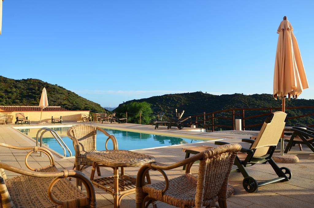 Hotel Castello Budoni Buitenkant foto