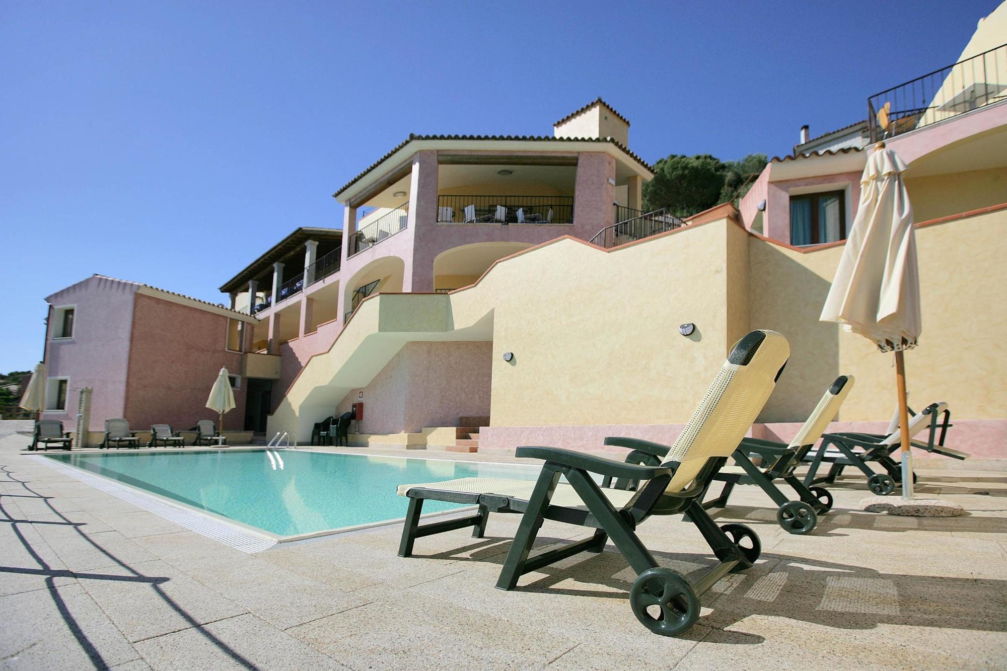 Hotel Castello Budoni Buitenkant foto