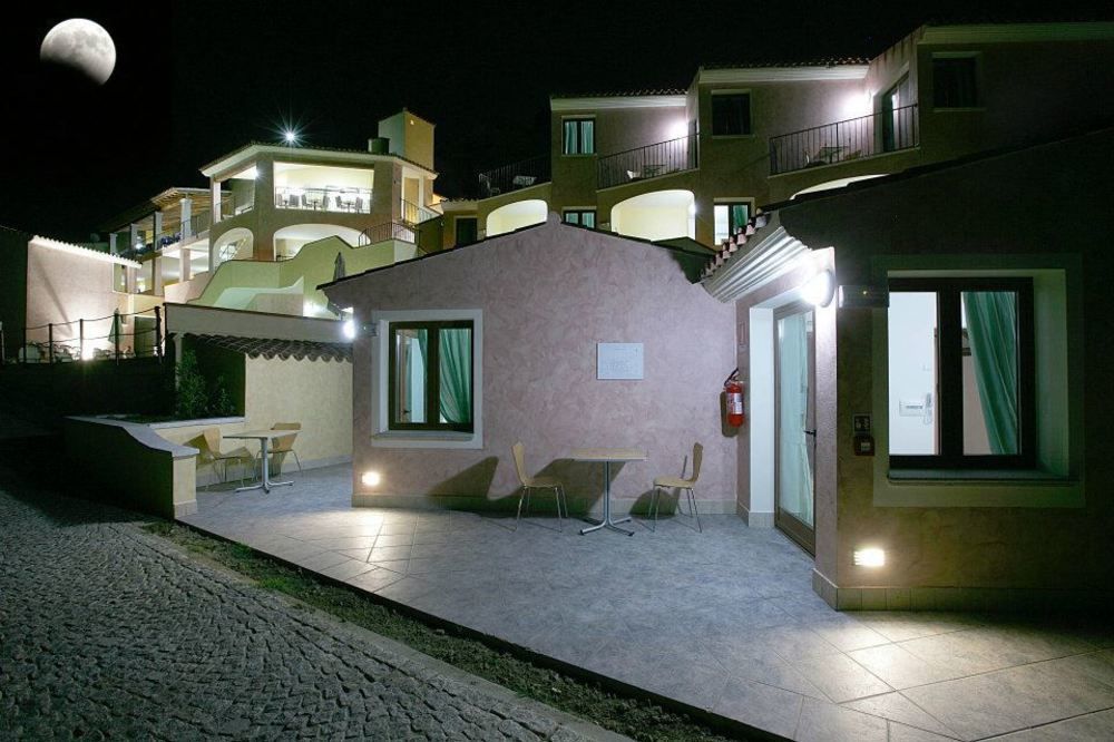 Hotel Castello Budoni Buitenkant foto