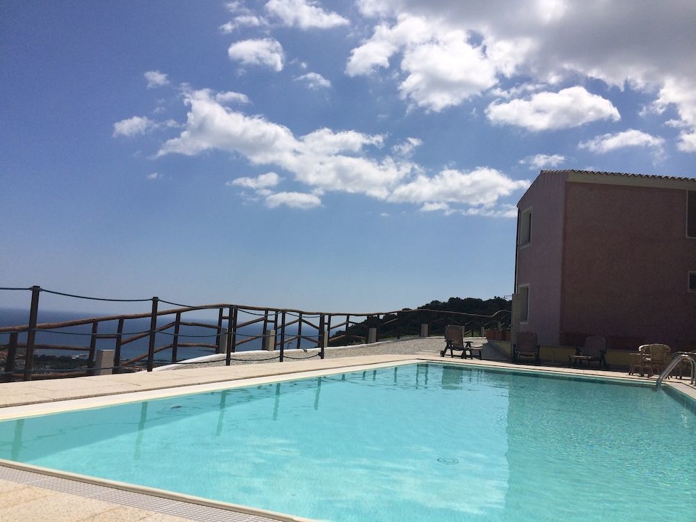 Hotel Castello Budoni Buitenkant foto